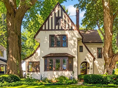 82 Oakdale Dr