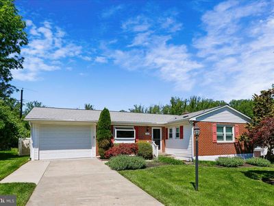 124 W Chestnut Hill Ln