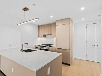3 Court Sq #1807
