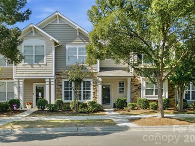 1028 Tabard Ln