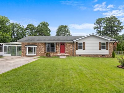 582 Pinewood Cir
