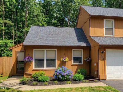 24 Arrow Wood Place