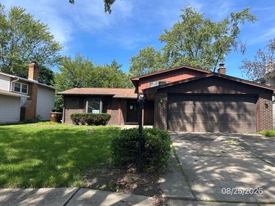 22460 Lakeshore Dr
