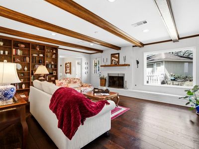 218 Tree Trunk Dr
