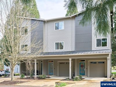 3732 Village Center Dr SE