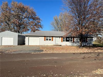 105 E Meadowbrook Ct