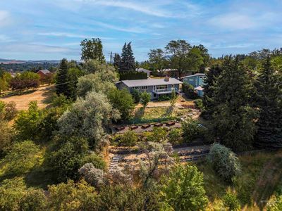 1395 Walenta Dr