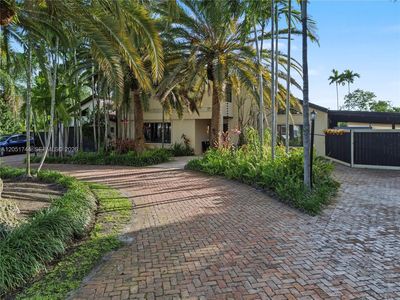 9720 E Calusa Club Dr