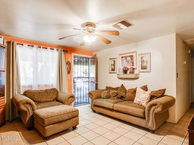 225 W Calle Margarita