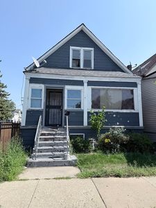 10453 S Ewing Ave