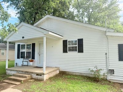332 Crowe St