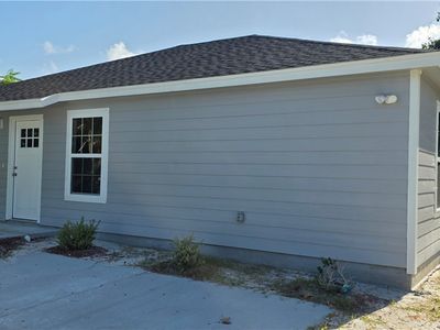 Property at 905 N Pearl St, Rockport, TX