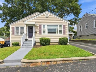 219 Grosvenor Ave
