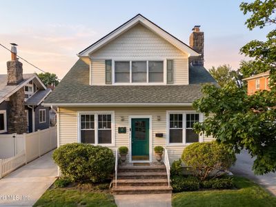 11 Edgewood Rd