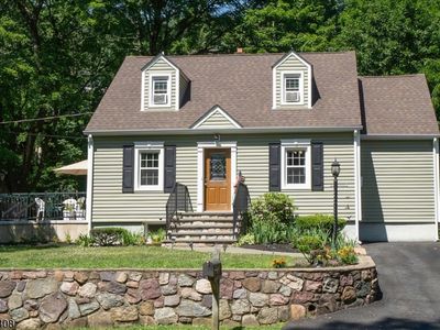 Property at 46 Lakeside Dr, Rockaway, NJ