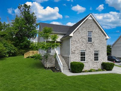 Property at 200 Larkin Springs Rd, Madison, TN