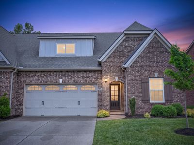 906 Meadowcrest Way