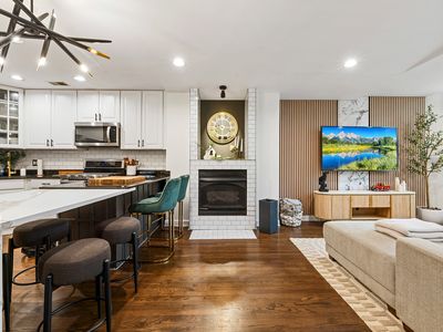 2625 N Ashland Ave APT 1B