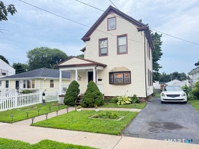 23 Girard Avenue