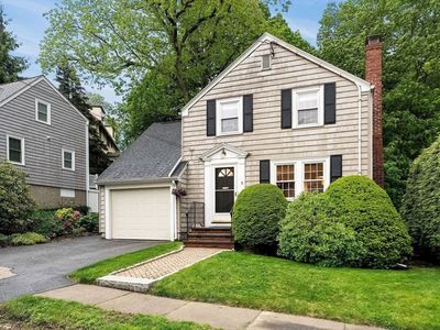 9 Roland St