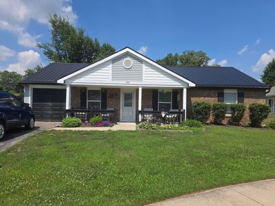 105 Lowenstein Ln