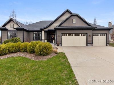 555 Stonehenge Dr SW