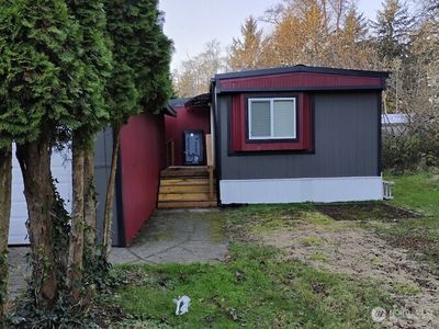 735 S Melbourne Street S