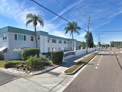 5267 81st St N APT 5