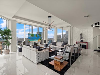 244 Biscayne Blvd #Penthouse 4908