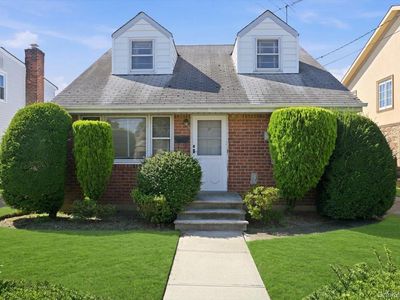 Property at 27 Plymouth Avenue, Mineola, NY