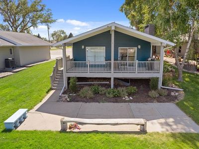 15 Lakewood Dr