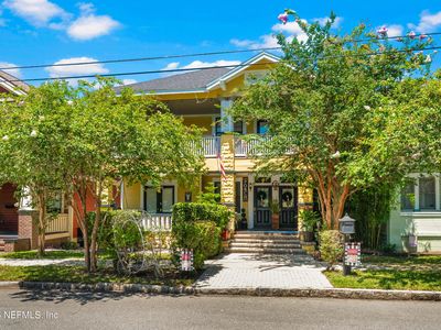 1138 WALNUT Street