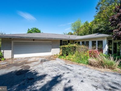 Property at 1119 Dunkelberger Rd, Leesport, PA