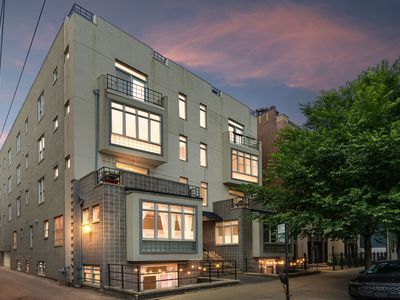 2814 N Sheffield Ave APT 2S