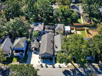 913-917 W 38th Street