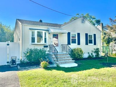 72 Fernhead Ave
