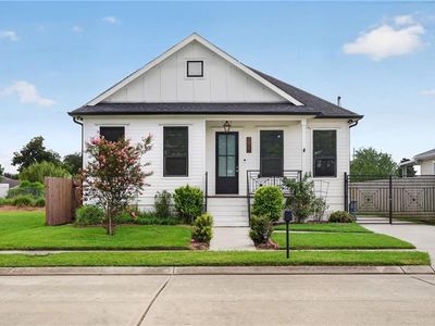 Property at 1923 Center St, Arabi, LA