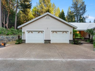 7017 Blackhawk Ln