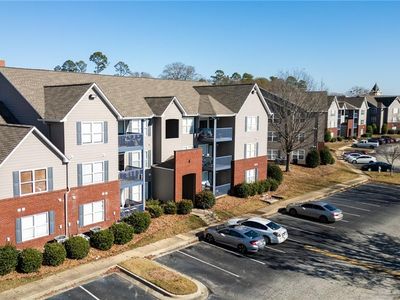1114 S College St APT 4-102