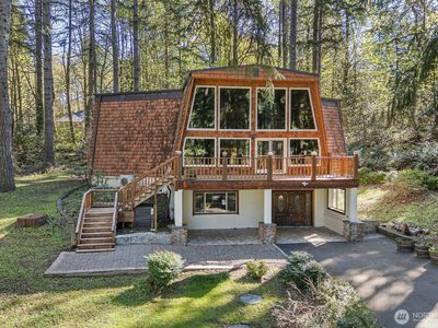 6044 Buckthorn Court NW