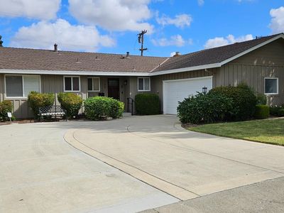 105 Toyon Dr