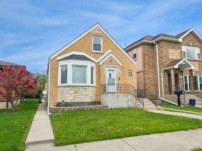 3737 N Cumberland Ave