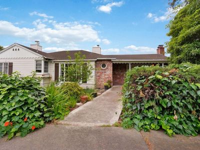 3466 Oak Knoll Blvd