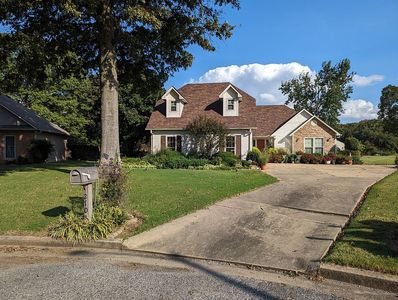 270 Empire Ave