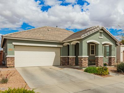 22552 E Via Estancia