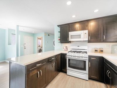 1320 Palomar Pl