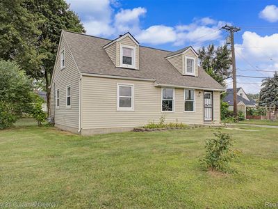 15026 Vivian St