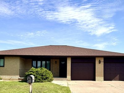 1111 Country Club Dr