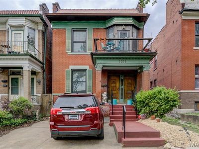 1211 Clara Ave