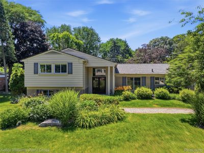 4016 Iverness Ln